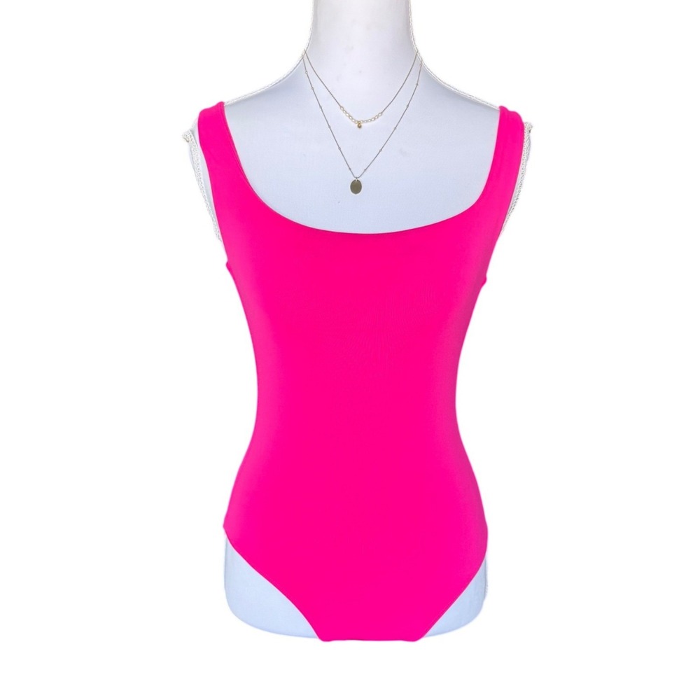 Babaton Aritzia Pink Bodysuit a Contour Scoopneck Hot Pink Barbiecore XS